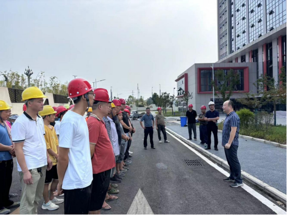 高溫送清涼  濃情在身邊——長(zhǎng)江源公司開展送“清涼”慰問活動(dòng)
